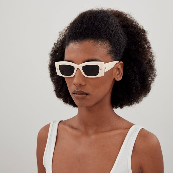 NEW AM0426S 005 ALEXANDER MCQUEEN SUNGLASSES IVORY SQUARE WOMEN EYEWEAR - Picture 3 of 4